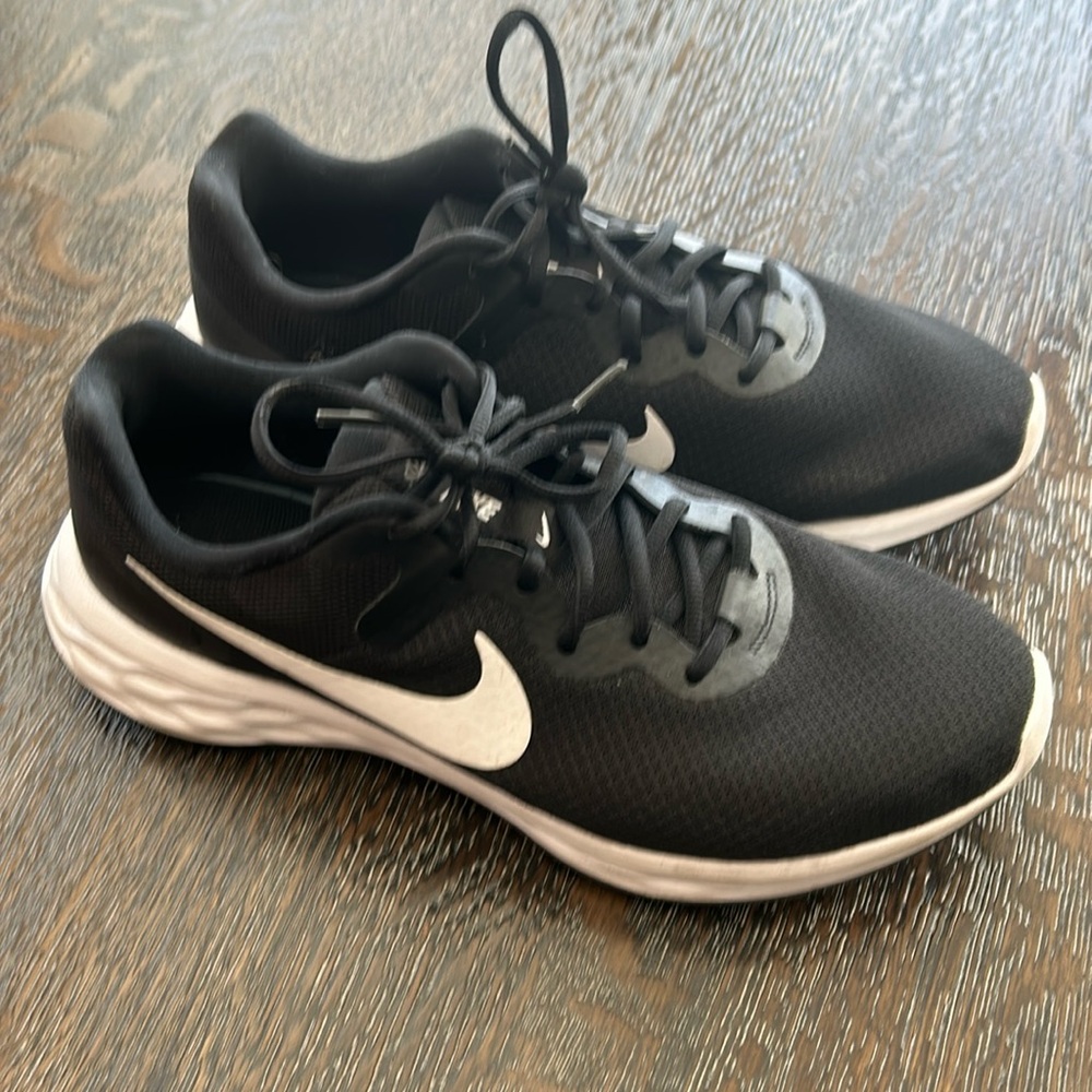 Black Nike Mens Sneakers.  Worn once.